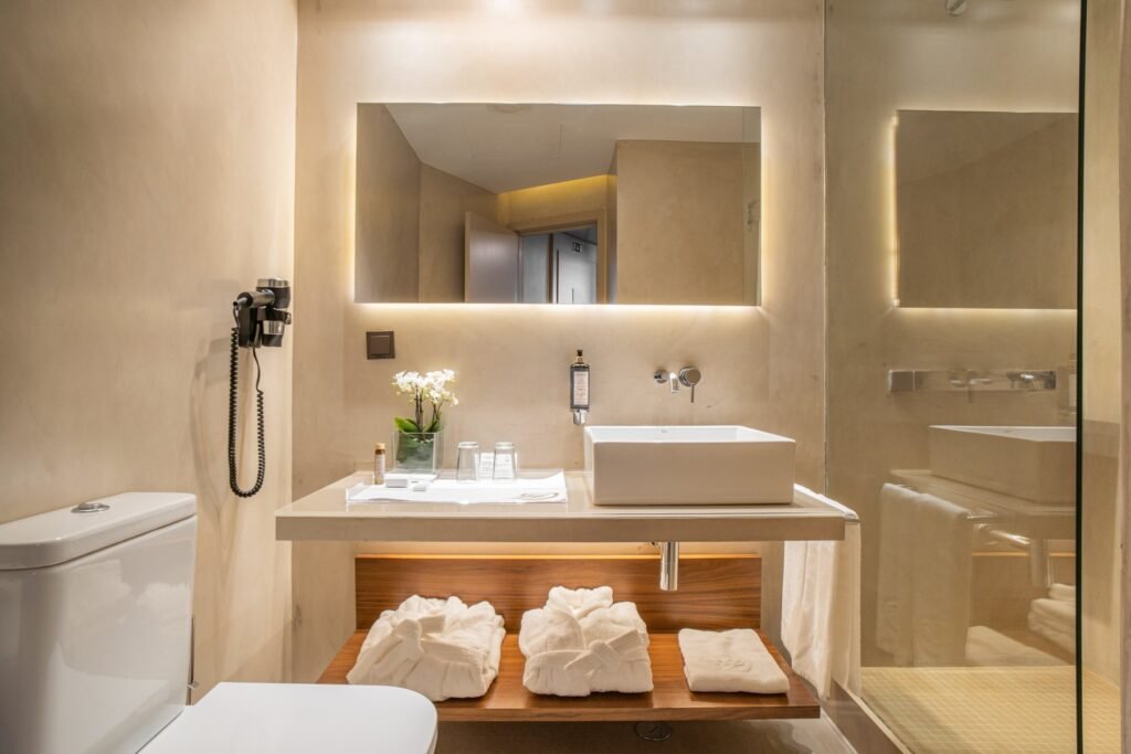 Salle d'eau d'une chambre de Hotel Dom Henrique Downtown Porto
